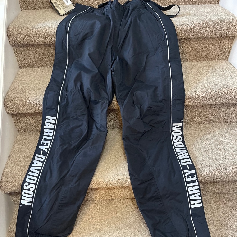 Harley Davidson Motorcycle Riding Pant.  Brand new, never worn.  Size Medium.